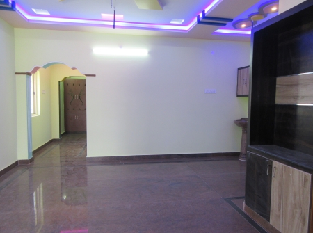 5) Li Id : 141 - Hall View.JPG